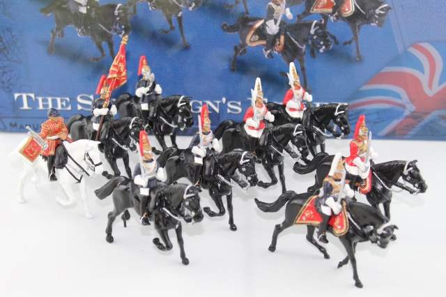 BRITAINS LIFE GUARDS MOUNTED FIGURES MIB 